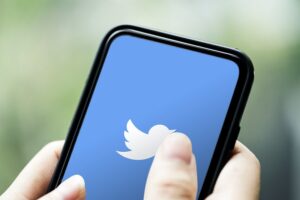 Why BJP leaders' Twitter aTwitter accounts of All India Congress Party, Maharashtra Pradesh Congress and Congress leaders, office bearers and activists across the country closed  Twitter does not dare to take action  ccounts are not closed?  