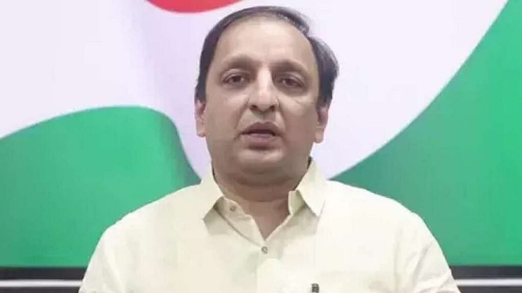 From the hearing held today in the Supreme Court, the people would have known the reason why the Shinde-Fadnavis government is not expanding the cabinet even after so long. Congress leader Sachin Sawant has tweeted this.