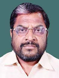 Former MP Raju Shetty had backed the Mahavikas Aghadi government. However, it is clear that he is unhappy with this government. He has expressed his displeasure in strong words many times. So it remains to be seen whether Shetty will take a big decision and join hands with the Mahavikas Aghadi. Meanwhile, BJP state president Chandrakant Patil has also made an offer to Shetty. So now everyone's attention is on Shetty's decision.