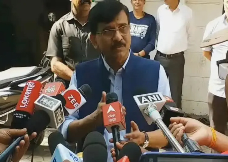Kirit Somaiya is out on bail and he is accusing us. He goes into hiding when the police come to investigate. I am going to expose another scam of these Somaiya families soon. He committed a few crores of toilet scam. So how to eat money? How to submit false bills? Look at that. In the name of his Mrs. Somaiya's Youth Foundation is doing all this scandal, it will come to light soon. Shiv Sena leader MP Sanjay Raut has made such a strong claim and also tweeted that toilet is a love story. Shiv Sena leader and MP Sanjay Raut had accused BJP leader Kirit Somaiya of embezzling Rs 58 crore from the public to save the warship INS Vikrant. The case is currently under investigation and Somaiya is under investigation.