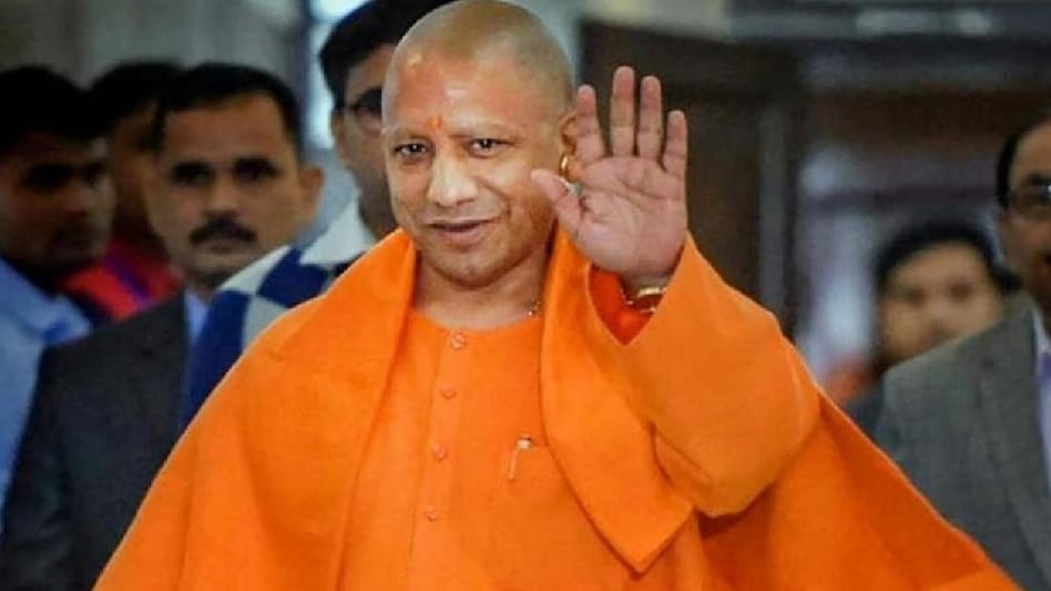 The Uttar Pradesh government has taken stern action against the use of bells in religious places of worship. After the order issued by the Chief Minister Yogi Adityanath government, the sound of 17,000 horns has decreased. Additional Director General of Police (Law) of Uttar Pradesh has given information in this regard. The official clarified that the High Court order is being implemented in the state regarding the bhongya. In particular, the horns at Shri Krishna Janmabhoomi have also been removed. The horns were placed on the roof of Bhagwat Bhavan in the temple area. Mangalacharan and Vishnu Sahasranama are played here for one to one and half hours.