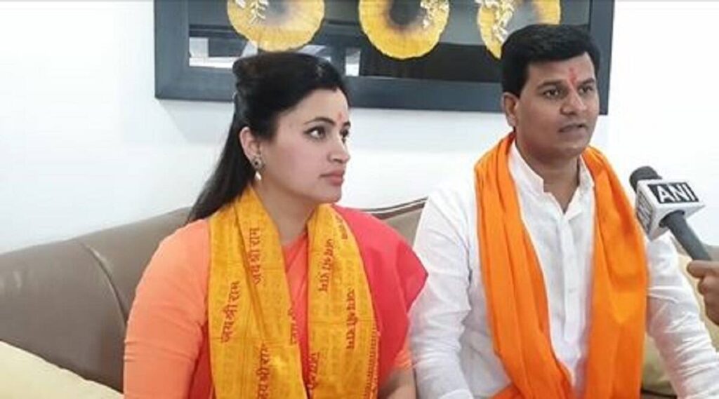 MNS supremo Raj Thackeray took the news of Rane couple in a meeting held in Pune yesterday. This Mahasaya is going to Matoshri and reciting Hanuman Chalisa, what is that mosque? Rana asked such a sharp question to the couple. On the second day of the meeting, MLA Ravi Rana, while replying, made serious allegations against Raj Thackeray that 'their meetings are fixing'.