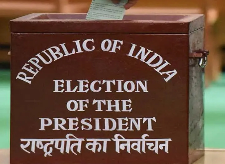 The date for the Presidential elections has been announced today. Voting will take place on July 18 and counting of votes will take place on July 21. An announcement to this effect will be made by the Election Commission today with reference to Article 62 of the Constitution. President Ramnath Kovind's term ends on July 24. But before the presidential election this year, the Rajya Sabha will be a tough test for the ruling BJP and the opposition.