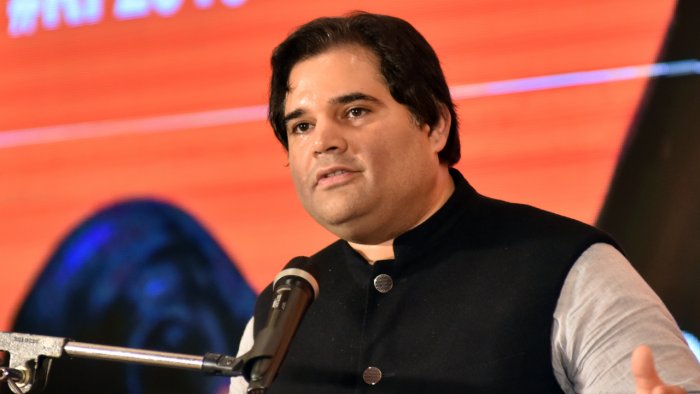 Questioning various provisions of the central government's 'Agneepath' scheme to recruit youth into the armed forces on a short-term contract basis, BJP MP Varun Gandhi has warned the BJP that there will be more dissatisfaction among the youth. In a letter to Defense Minister Rajnath Singh, Gandhi demanded that the government clarify its position on the strategic facts surrounding the scheme. Young people across the country have expressed their doubts about the provisions of the scheme.